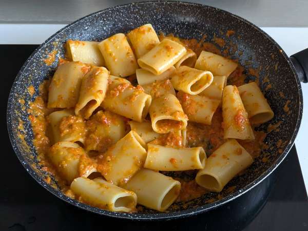 Pasta med peberfrugter og mynte: cremet og duftende - Forberedelse trin 8