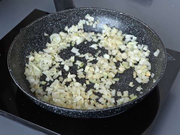 One pot med kylling, ris med tomat og peberfrugt - Forberedelse trin 2