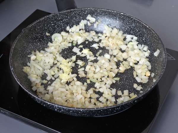 One pot med kylling, ris med tomat og peberfrugt - Forberedelse trin 3
