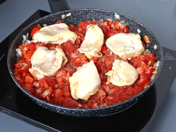 One pot med kylling, ris med tomat og peberfrugt - Forberedelse trin 6