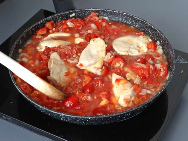 One pot med kylling, ris med tomat og peberfrugt - Forberedelse trin 8