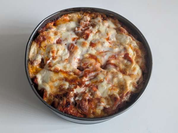 Ovnbagt rigatoni-timballo med pølse, bechamelsauce og mozzarella - Forberedelse trin 13