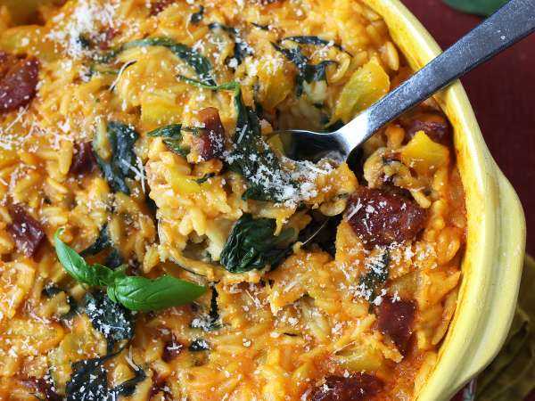 One pot-orzo med peberfrugt, chorizo og spinat - Forberedelse trin 7