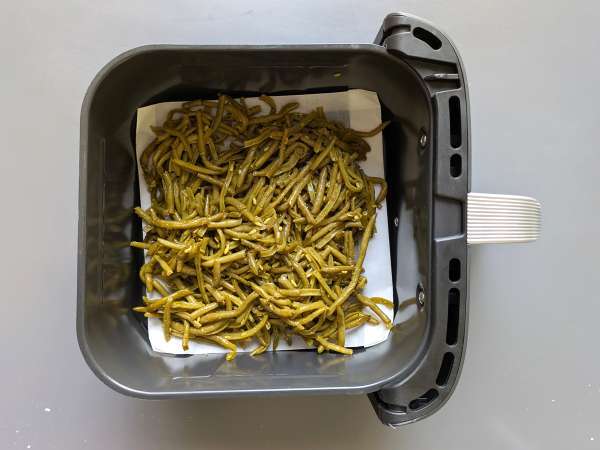 Grønne bønner med thailandsk sauce tilberedt i en Air Fryer - Forberedelse trin 3