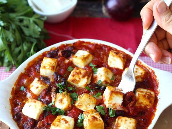 Røde bønner simret med tomat og ristet feta - Forberedelse trin 4