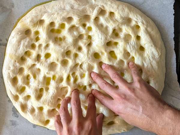 Rustik focaccia med løg og rosmarin - Forberedelse trin 9