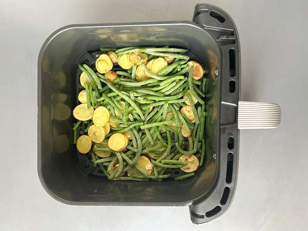 Havkat i luftfritøren med hvidvinssauce, kartofler og grøntsager - Forberedelse trin 3