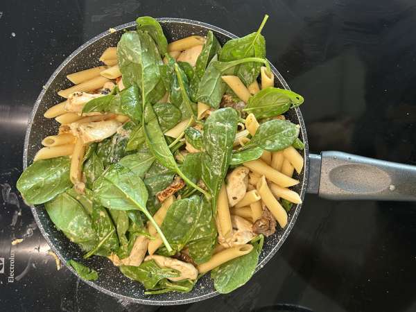 Marry Me Chicken Pasta: cremet pastaret med kylling, tørrede tomater og parmesan - Forberedelse trin 11