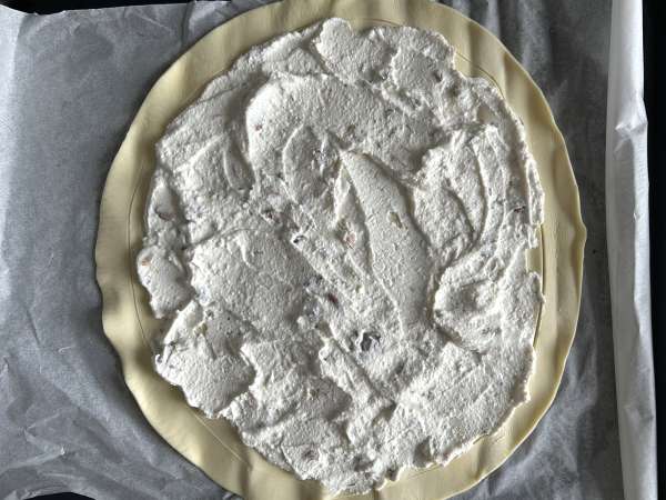 Tynd tærte med figner, brie og valnødder - Forberedelse trin 5