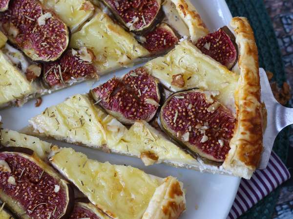 Tynd tærte med figner, brie og valnødder - Forberedelse trin 8
