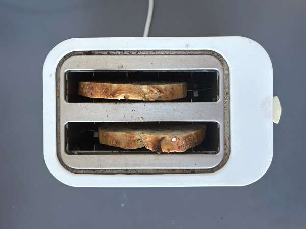Toast med avokado og hytteost med krydret honning - Forberedelse trin 1