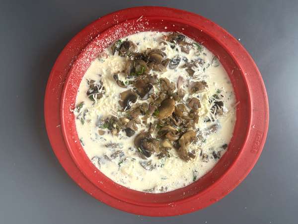 Quiche uden bund med svampe, bacon og hytteost - Forberedelse trin 7