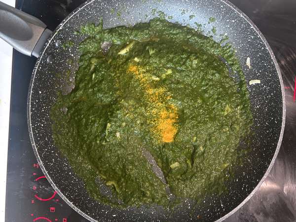 Palak tofu: indisk karryret med spinat og tofu - Forberedelse trin 8