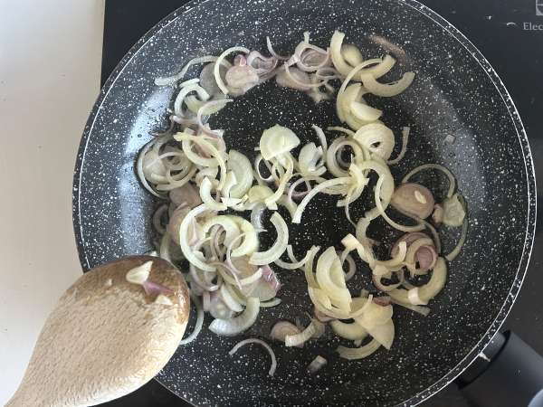 Grillet ostesandwich med champignon og revet ost - Forberedelse trin 2
