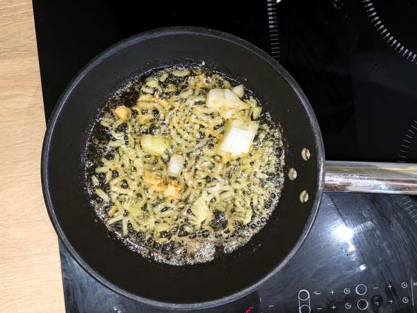 Pasta med shimeji-svampe og brune svampe, cremet sauce - Forberedelse trin 3
