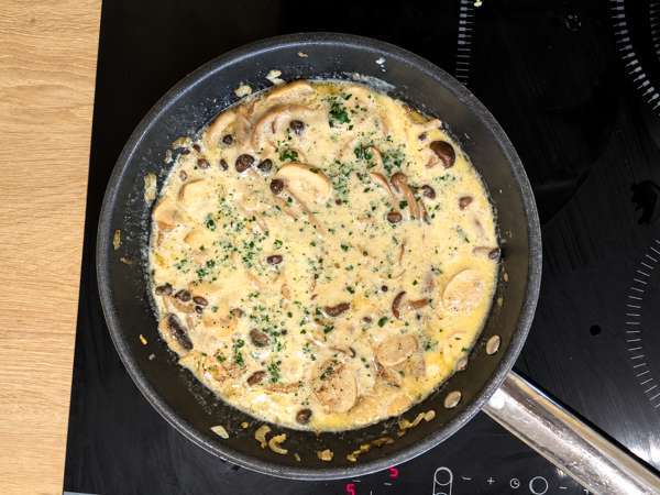Pasta med shimeji-svampe og brune svampe, cremet sauce - Forberedelse trin 6