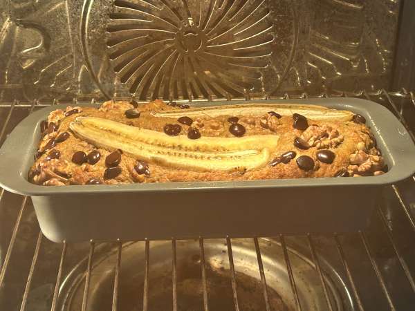 Vegansk bananbrød med miso, valnødder og mørk chokolade - Forberedelse trin 9