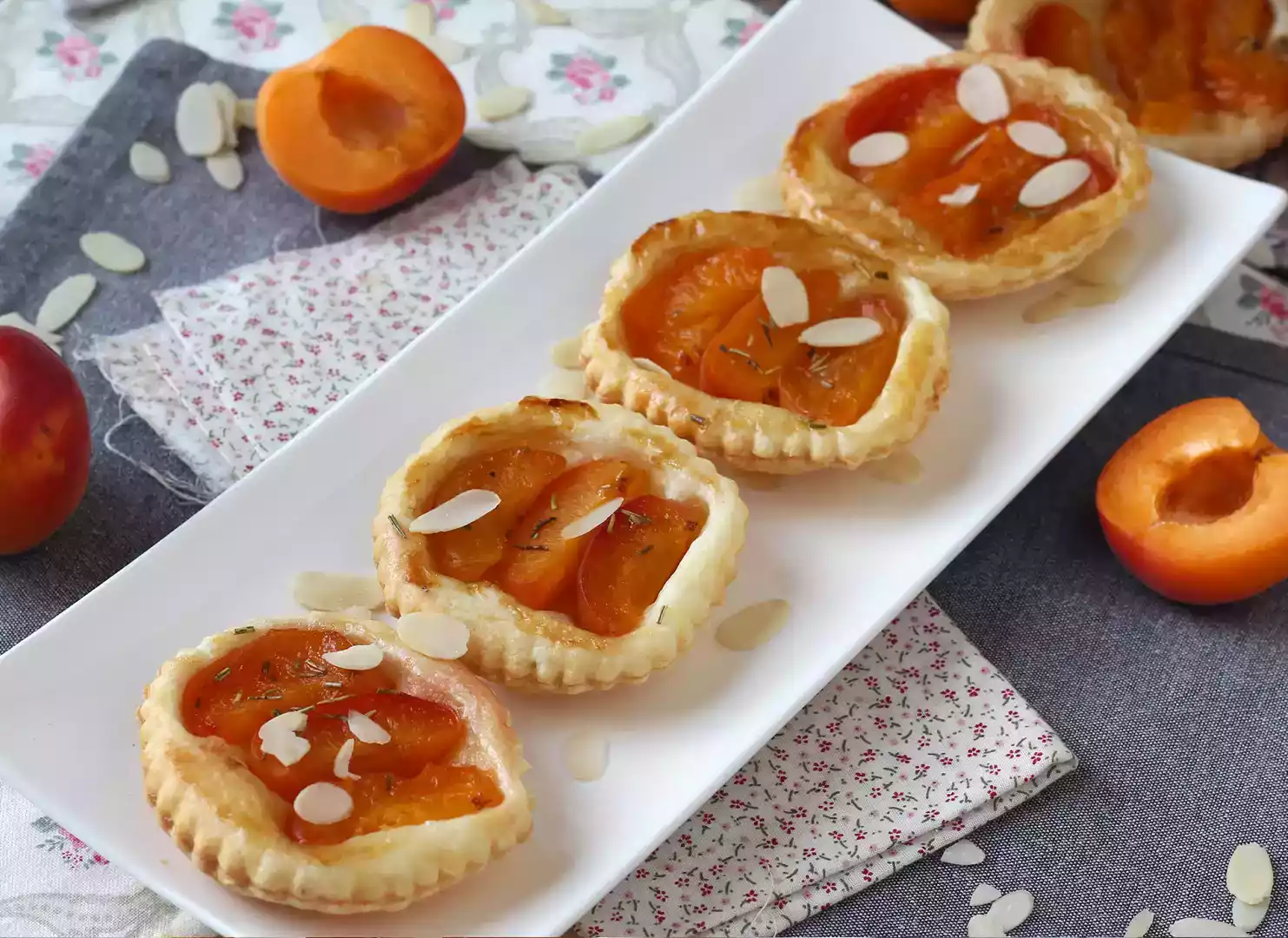 Abrikos-tarteletter tatin, den hurtige dessert, når du får gæster!