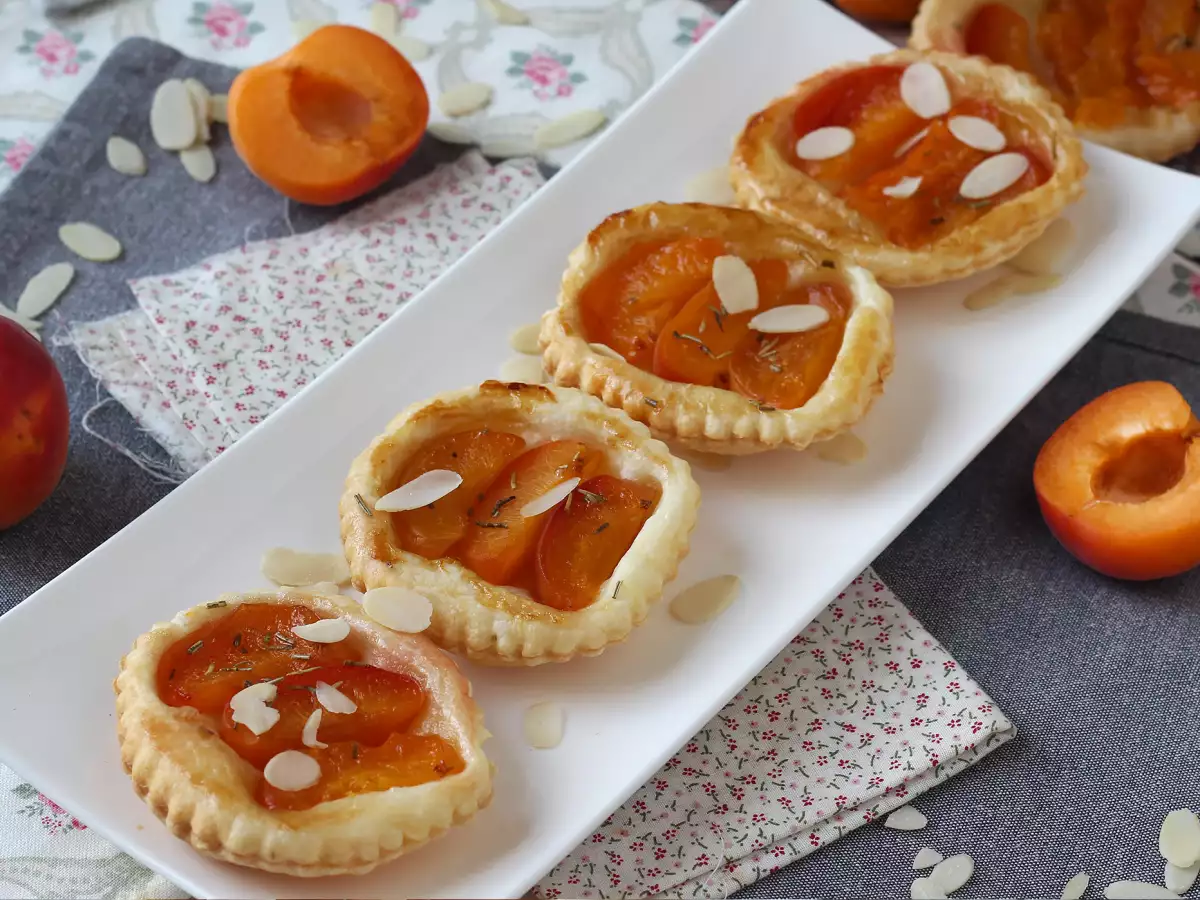 Abrikostarteletter tatin – den hurtige dessert, når du får gæster!