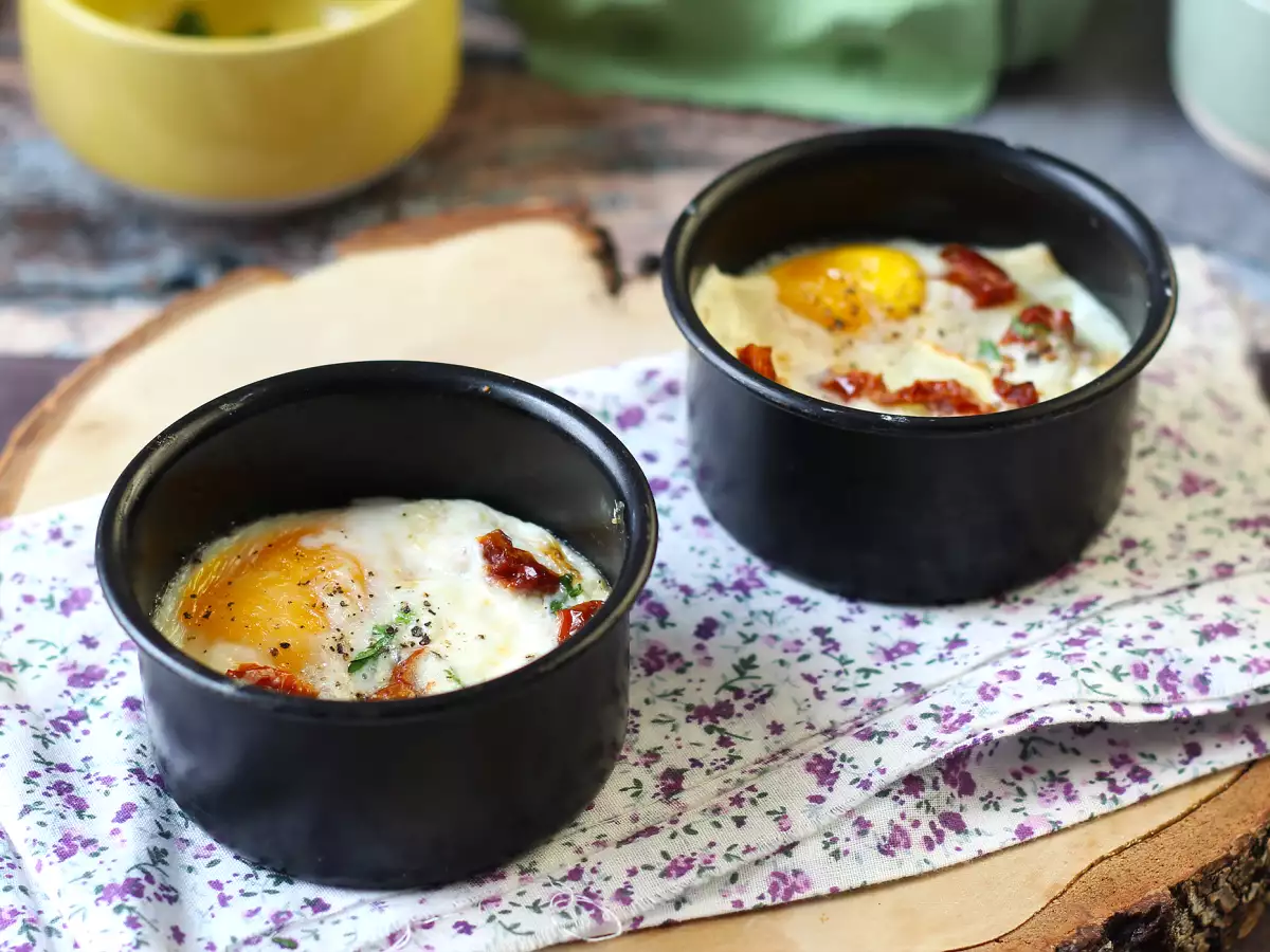 Æg en cocotte med gedeost og soltørrede tomater i airfryer! - foto 3