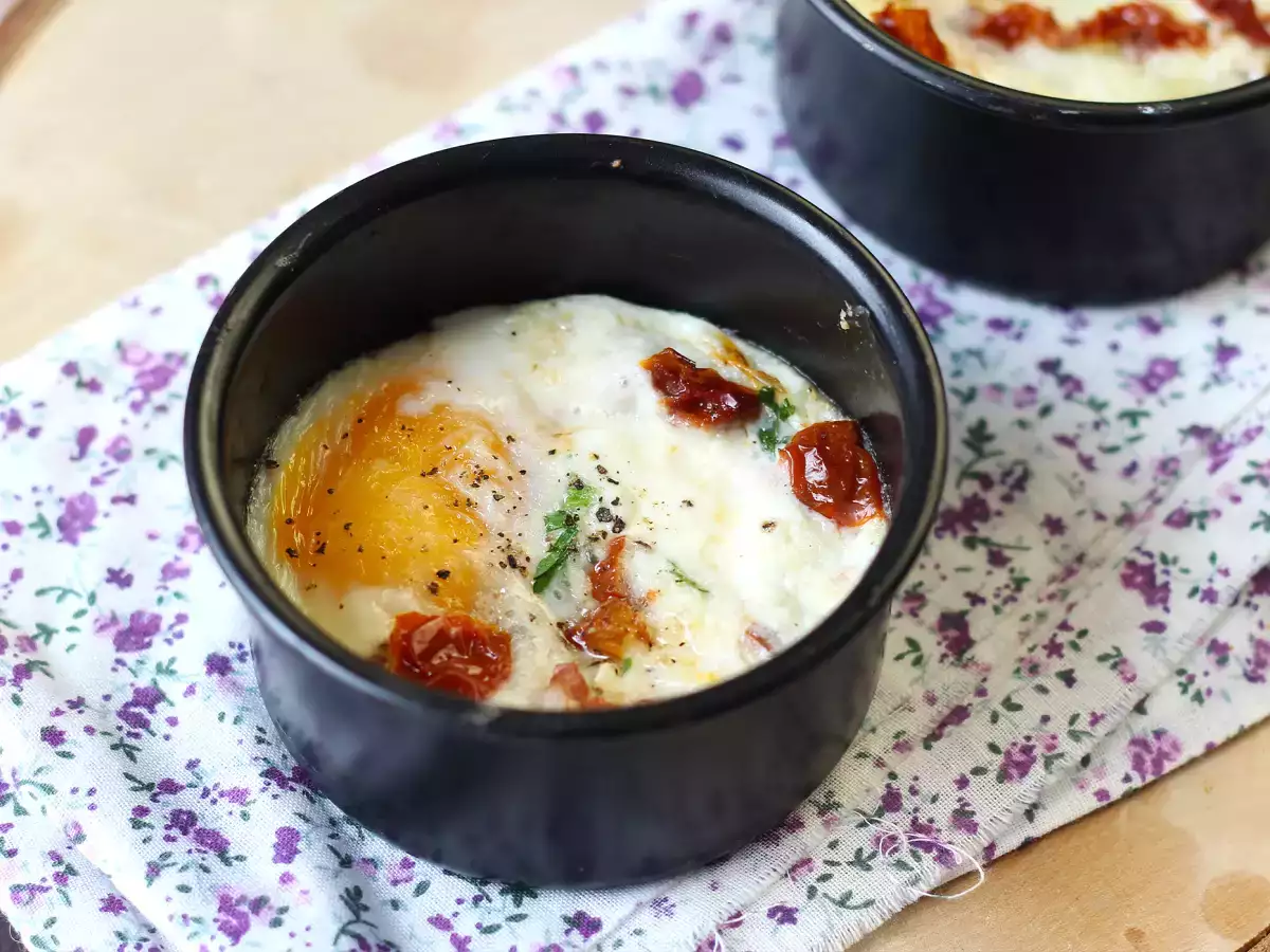 Æg en cocotte med gedeost og soltørrede tomater i airfryer! - foto 4