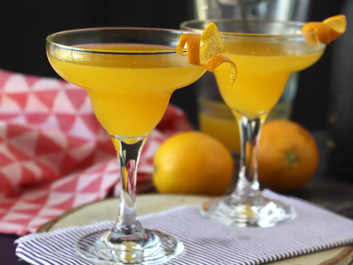 Agua de Valencia, en middelhavscocktail med cava og appelsin, som du kan lave derhjemme. - foto 2