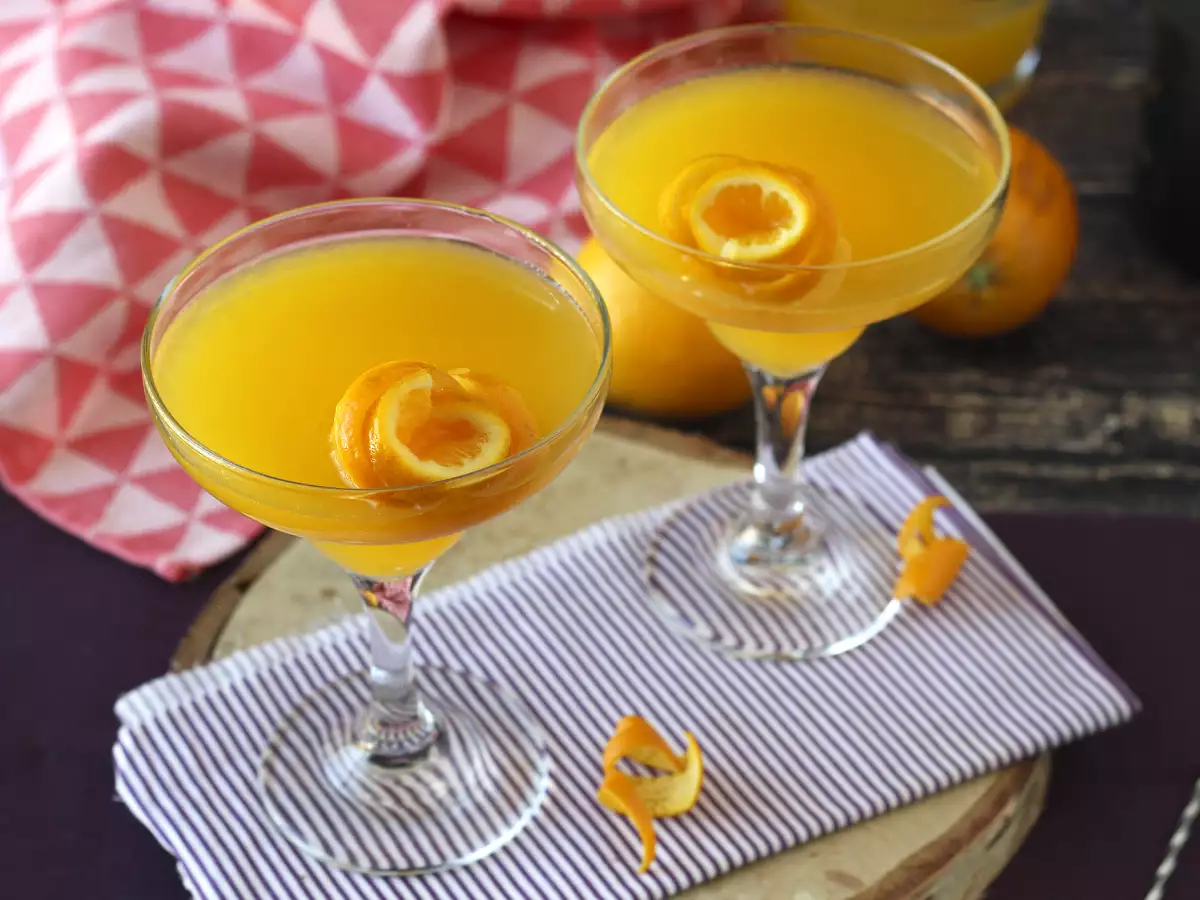 Agua de Valencia, en middelhavscocktail med cava og appelsin, som du kan lave derhjemme. - foto 4