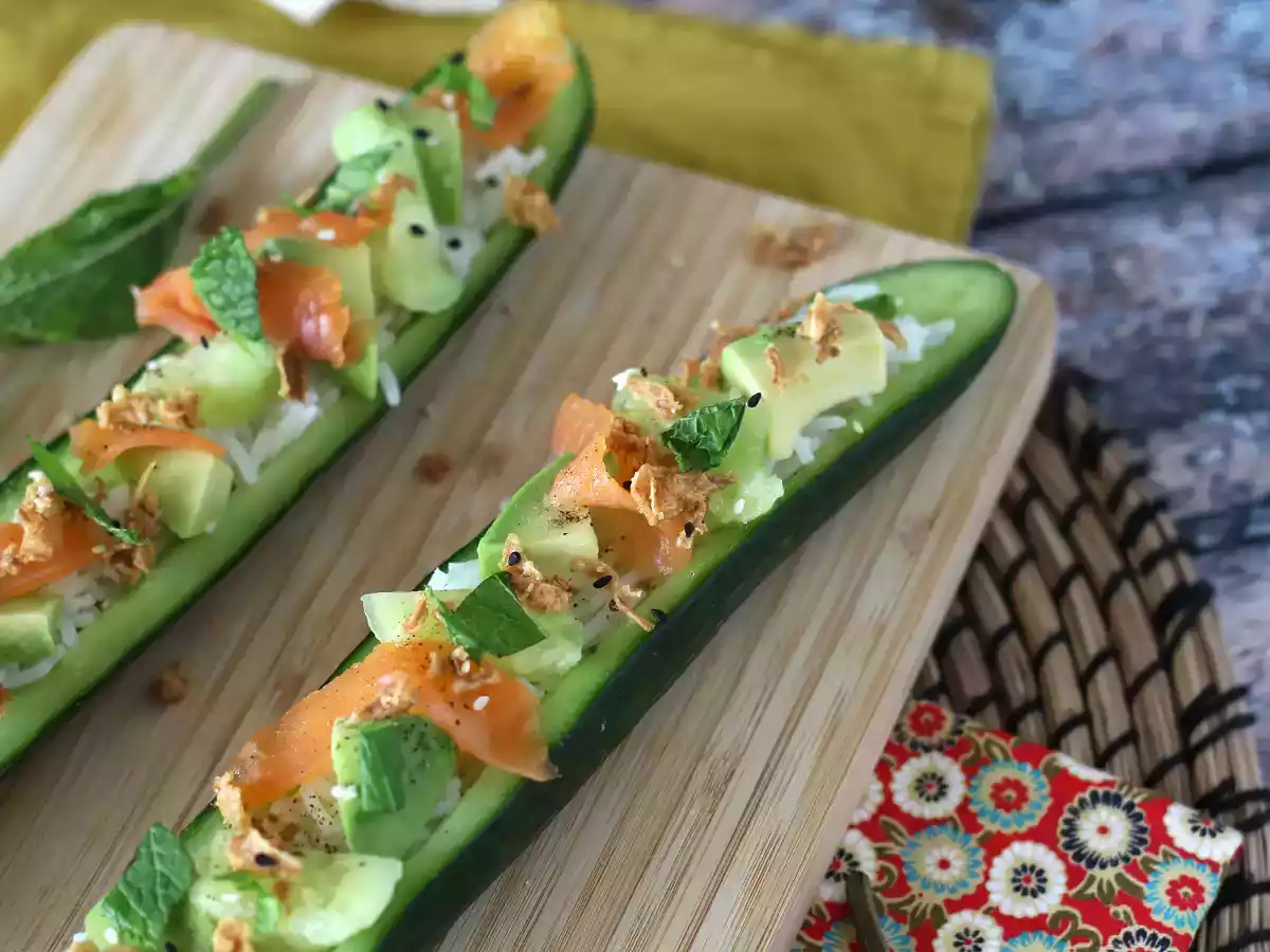 Agurker med ris, røget laks, avocado og mynte - foto 4