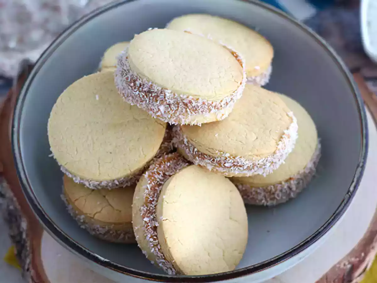 Alfajores - argentinsk shortbread med mælkesyltetøj og kokosnød - foto 5