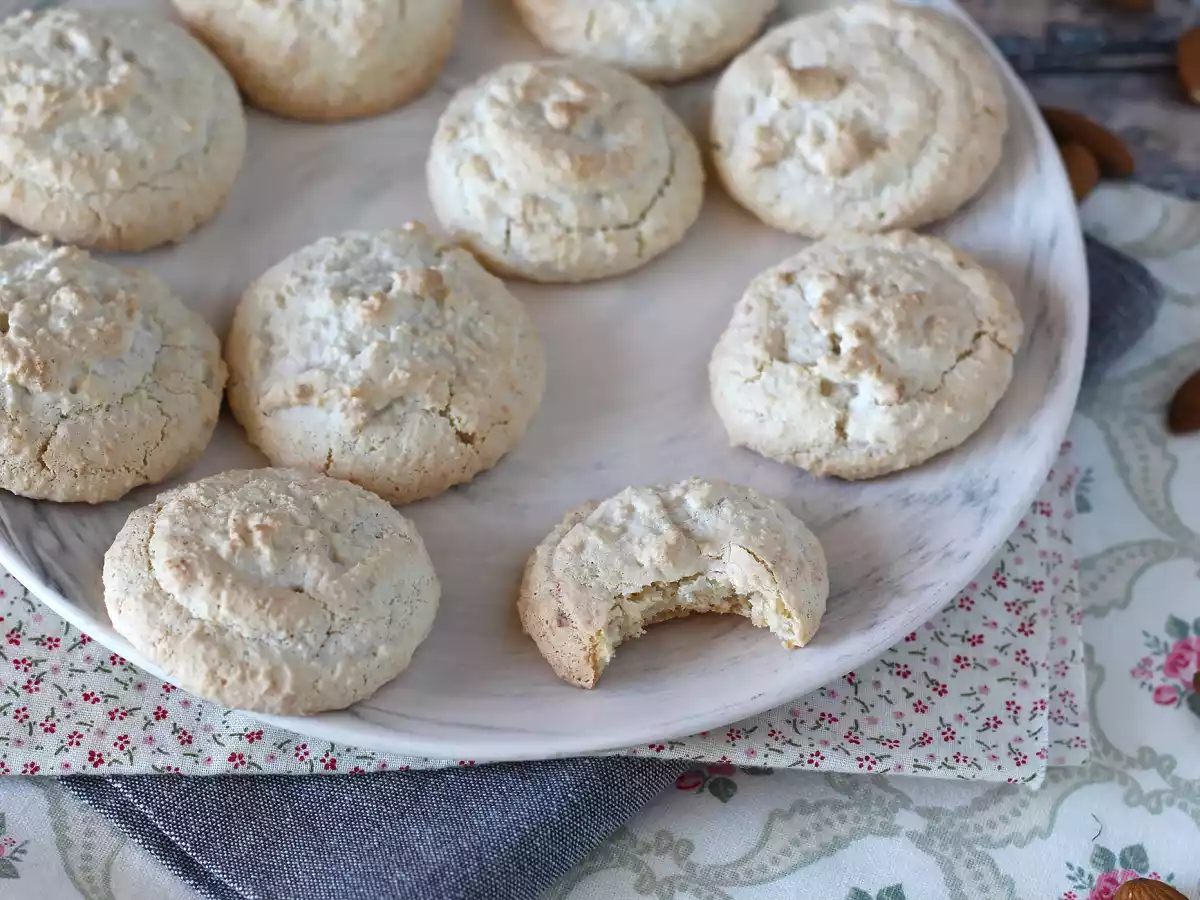 Amaretti, italiensk mandelgave, perfekt til kaffen!