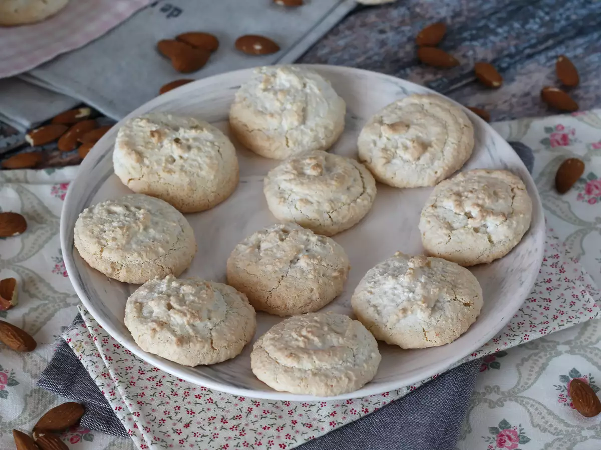 Amaretti – perfekte italienske mandelkager til kaffen! - foto 4