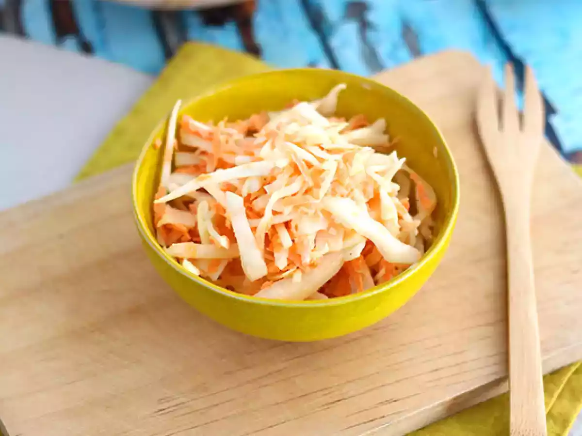 Amerikansk coleslaw (kål- og gulerodssalat)
