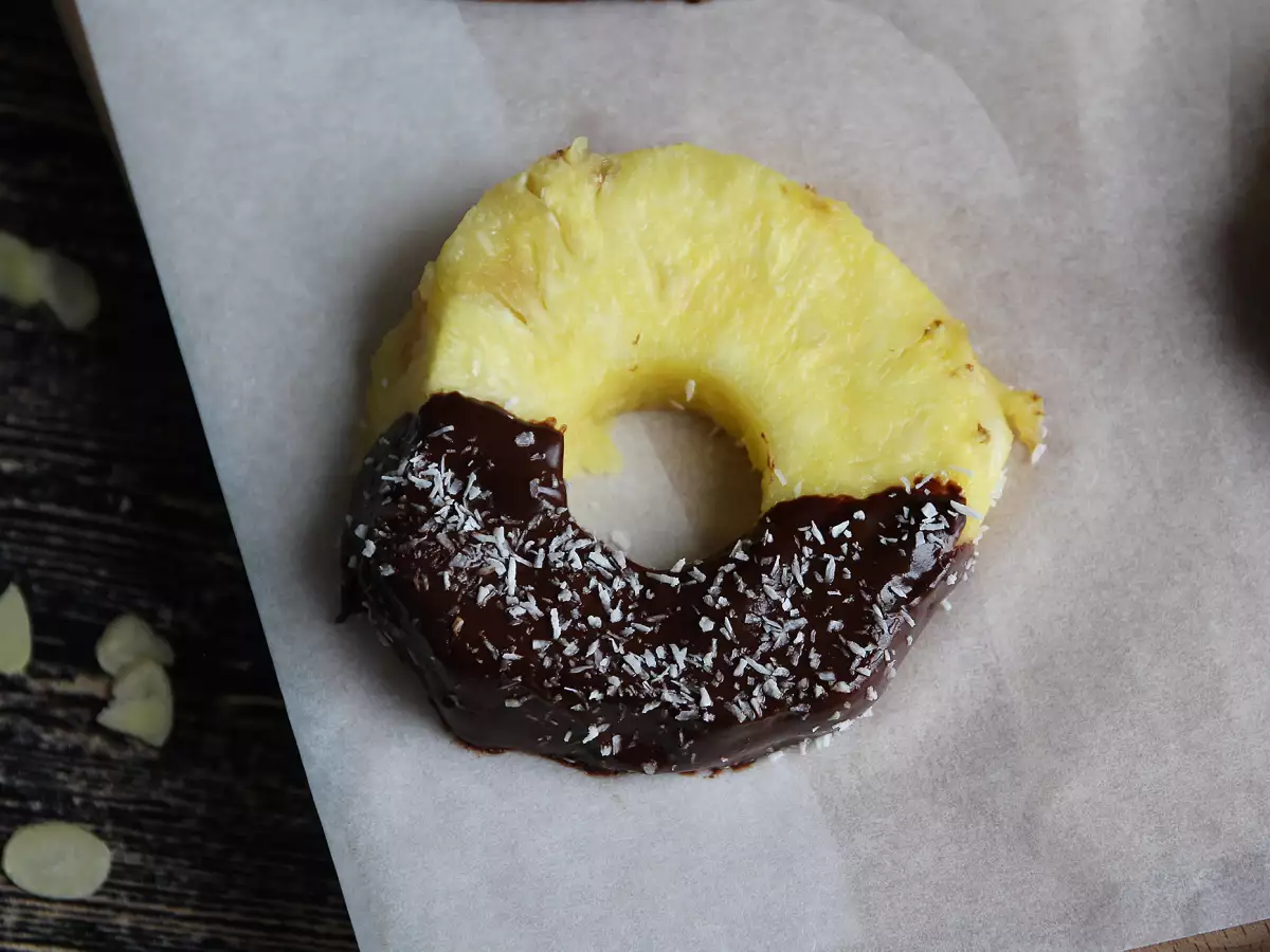 Ananas med chokolade: den perfekte dessert at lave med børn - foto 2