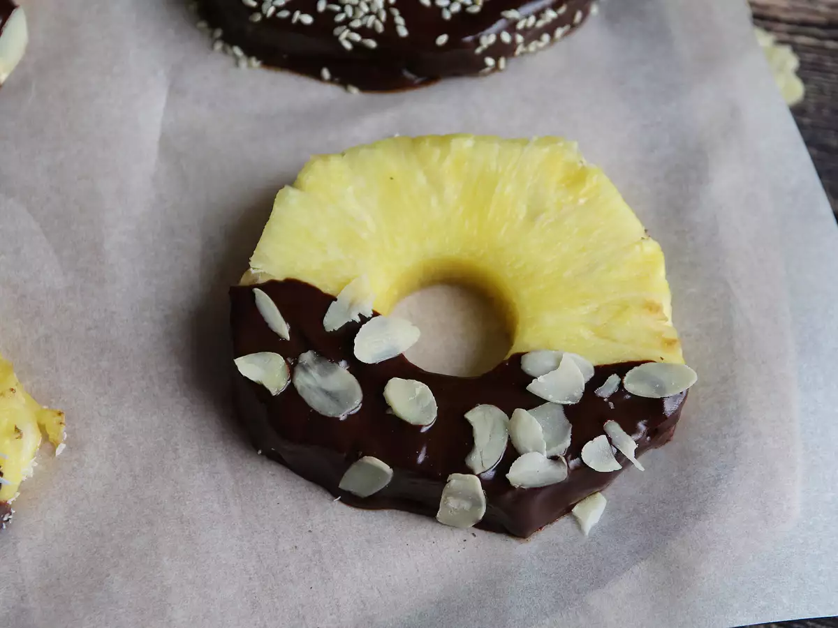 Ananas med chokolade: den perfekte dessert at lave med børn - foto 4