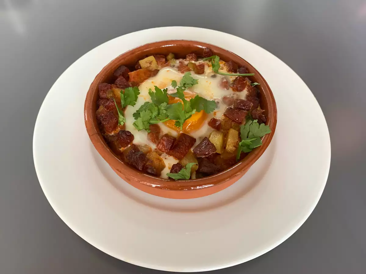 Andalusiske æg med kartofler og chorizo - foto 2