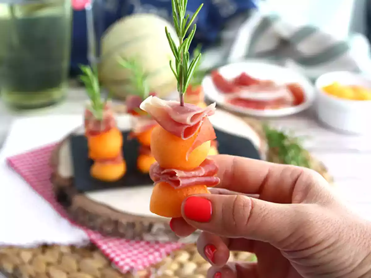 Aperitif-kebab med melon, skinke og rosmarin - foto 3