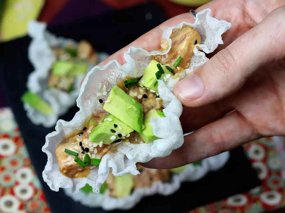 Asiatiske tacos: laksetatar i rischips - foto 2