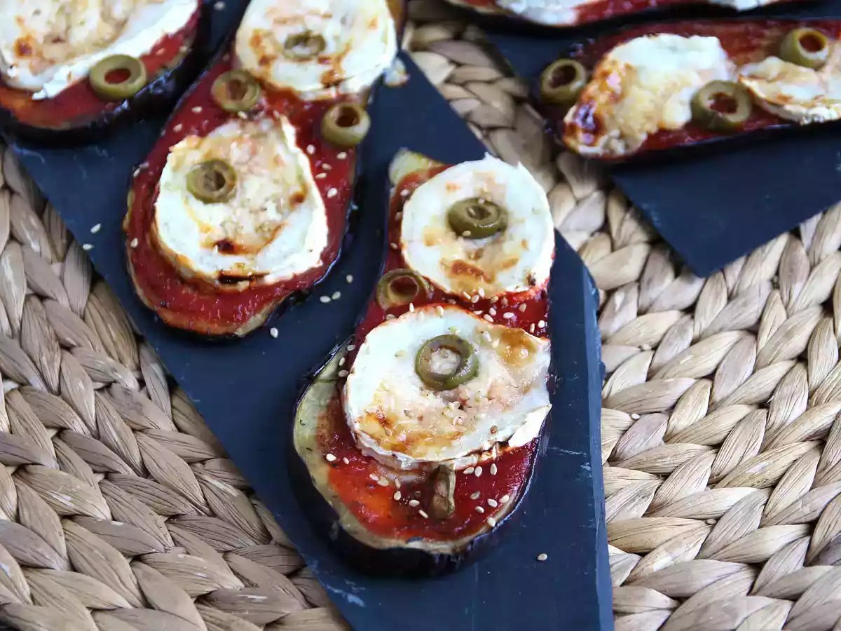 Auberginetoast med tomat- og gedeostcoulis - foto 2