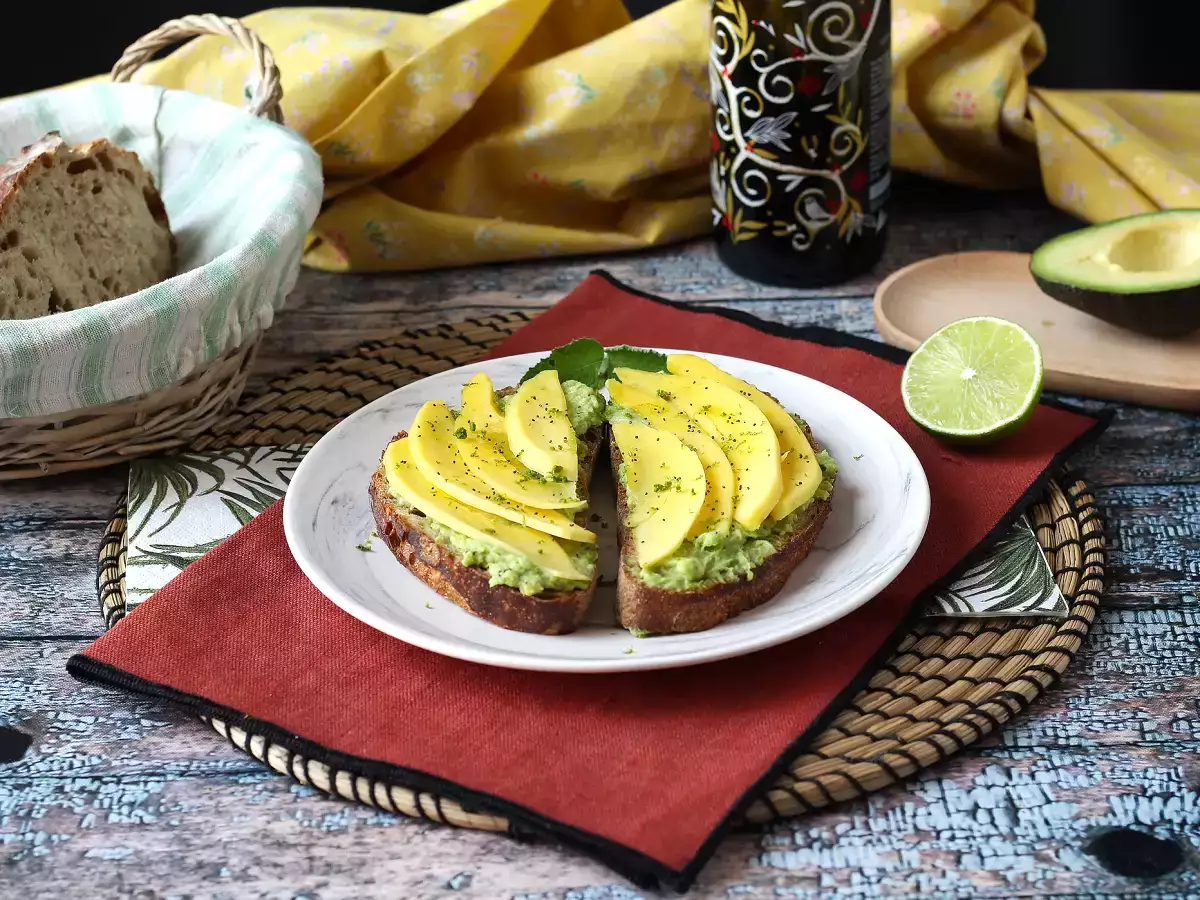 Avocado toast med mango og lime: en frisk, hurtig og velsmagende opskrift - foto 6