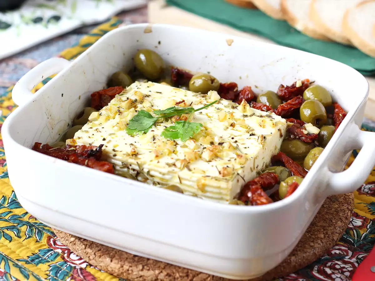 Bagt feta med tørrede tomater og oliven, middelhavsstil - foto 4