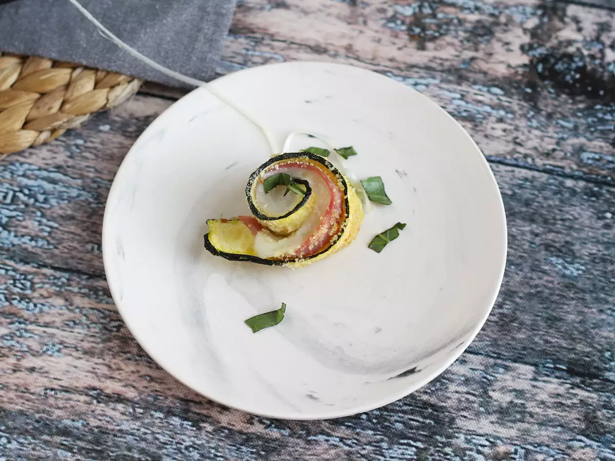 Bagte courgetteruller med kogt skinke og scamorza - foto 5