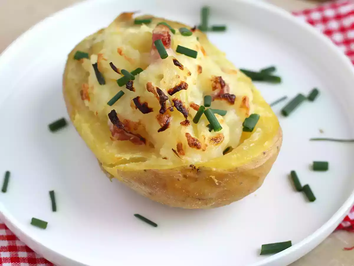 Bagte kartofler fyldt med bacon og ost - foto 4