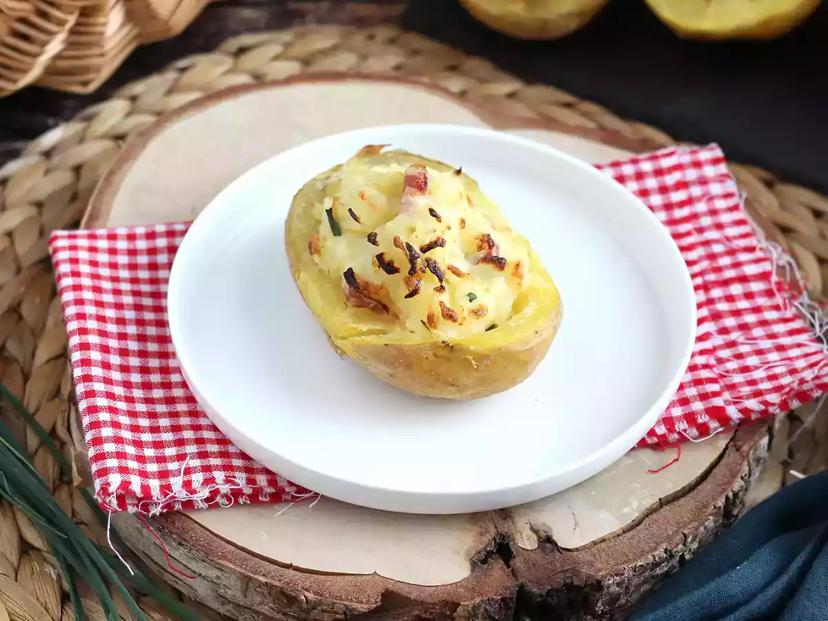 Bagte kartofler fyldt med bacon og ost - foto 6