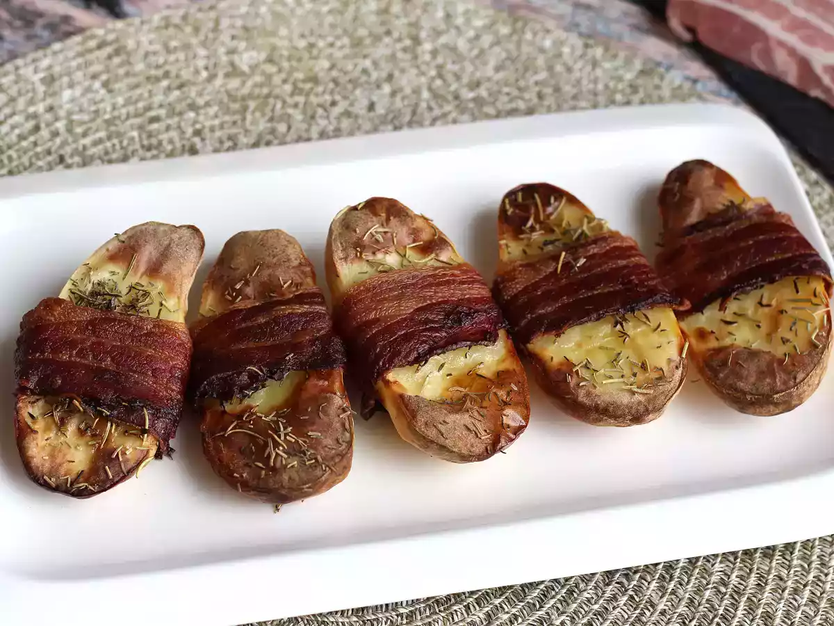 Bagte kartofler svøbt i røget bacon - foto 3