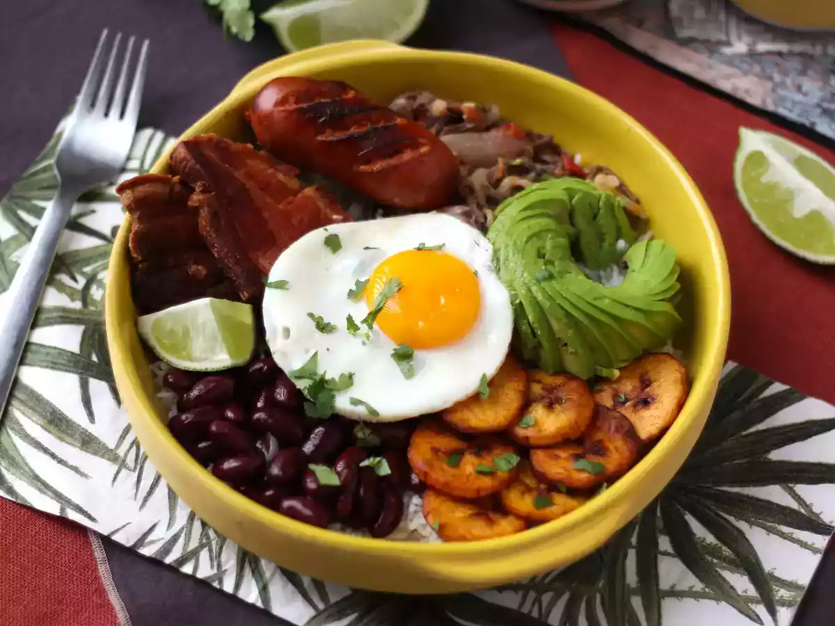 Bandeja Paisa, den colombianske ret fuld af smag og tradition - foto 3