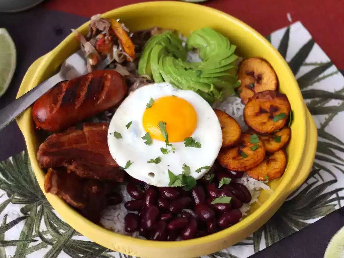 Bandeja Paisa, den colombianske ret fuld af smag og tradition - foto 6