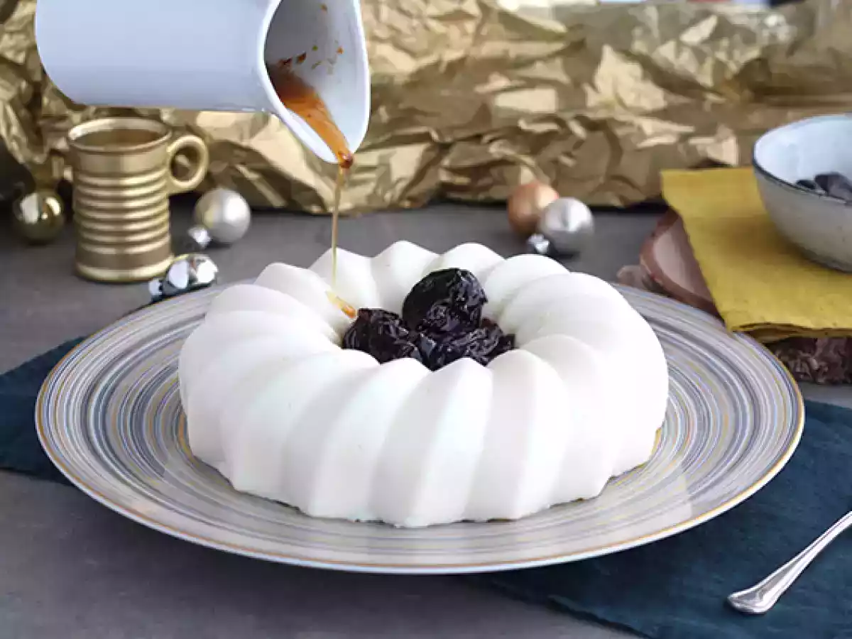 Blanc manger kokos- og sveskecoulis