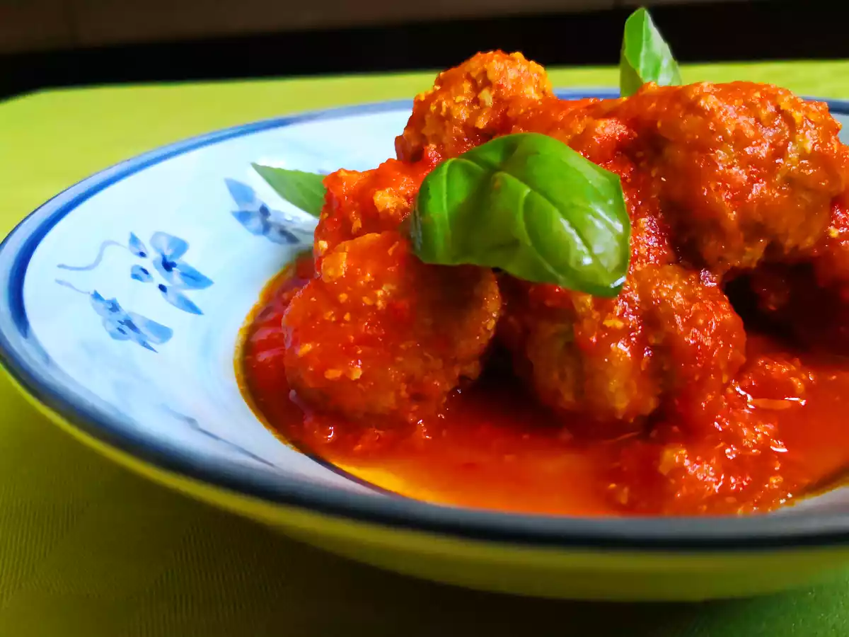 Bløde og velsmagende kødboller med sauce - foto 2