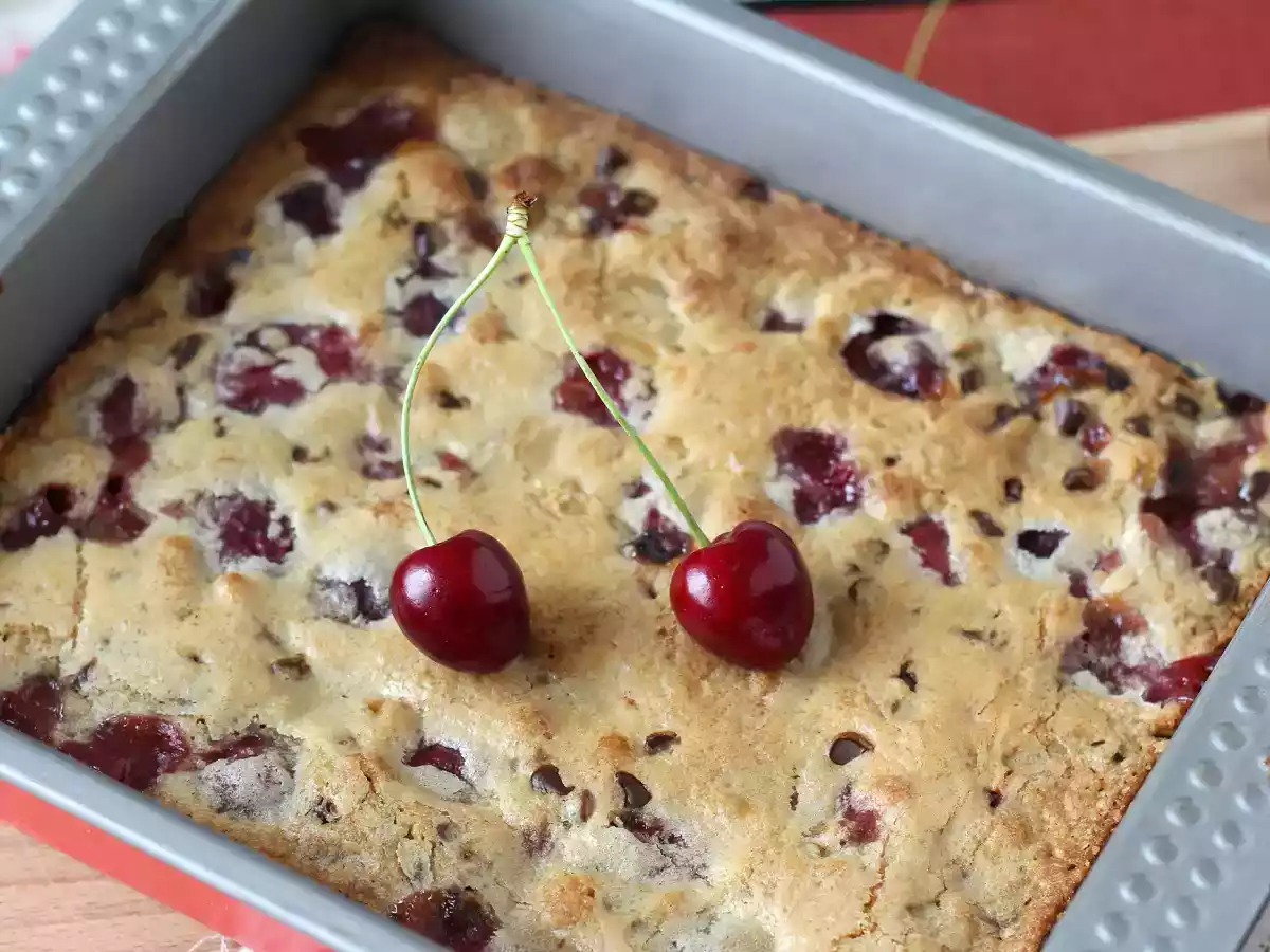 Blondie-kirsebær og chokolade, den perfekte sprøde og fondante kage - foto 8