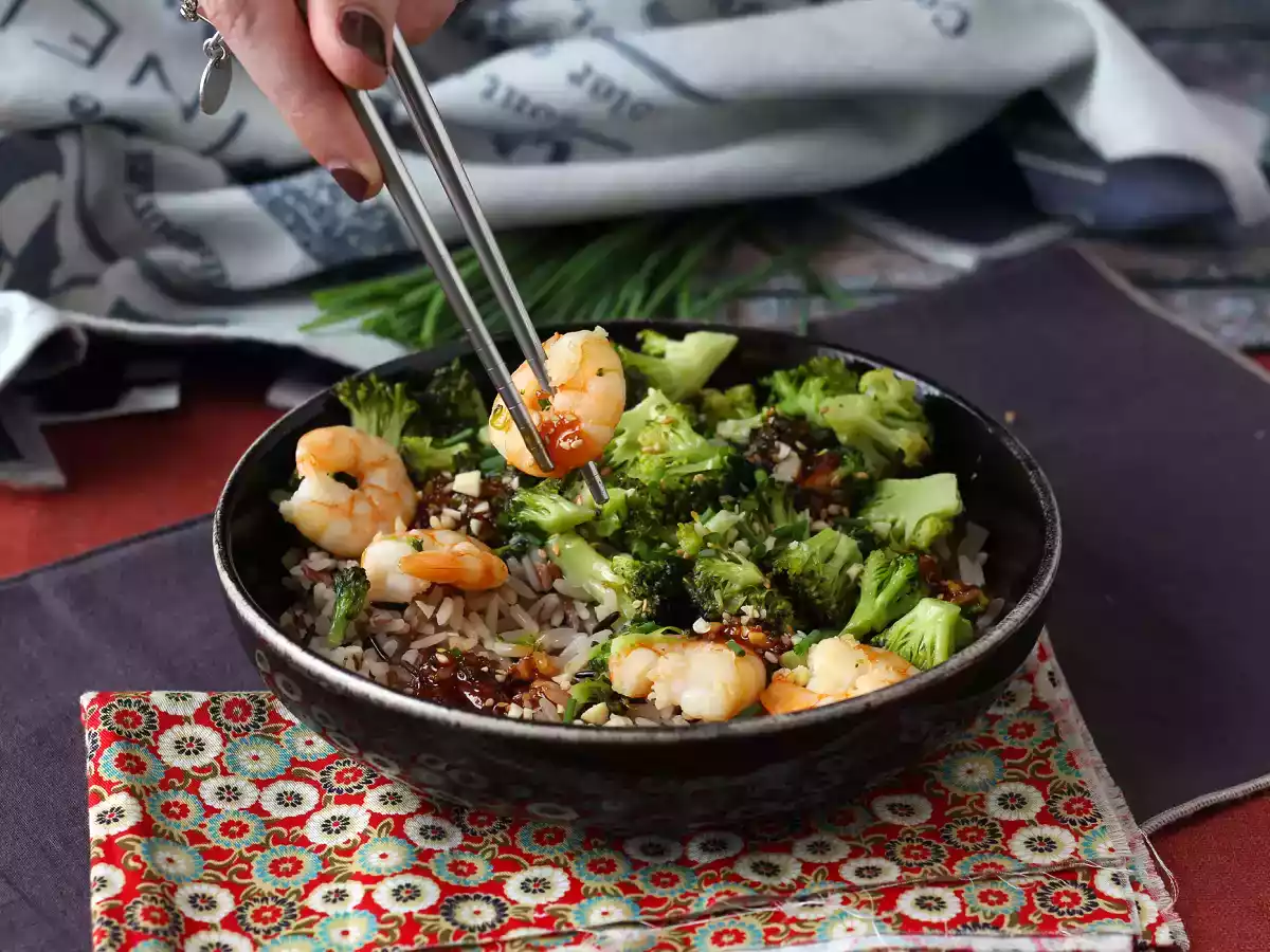 Broccoli og rejer i en krydret koreansk sauce - et enkelt, afbalanceret og krydret måltid